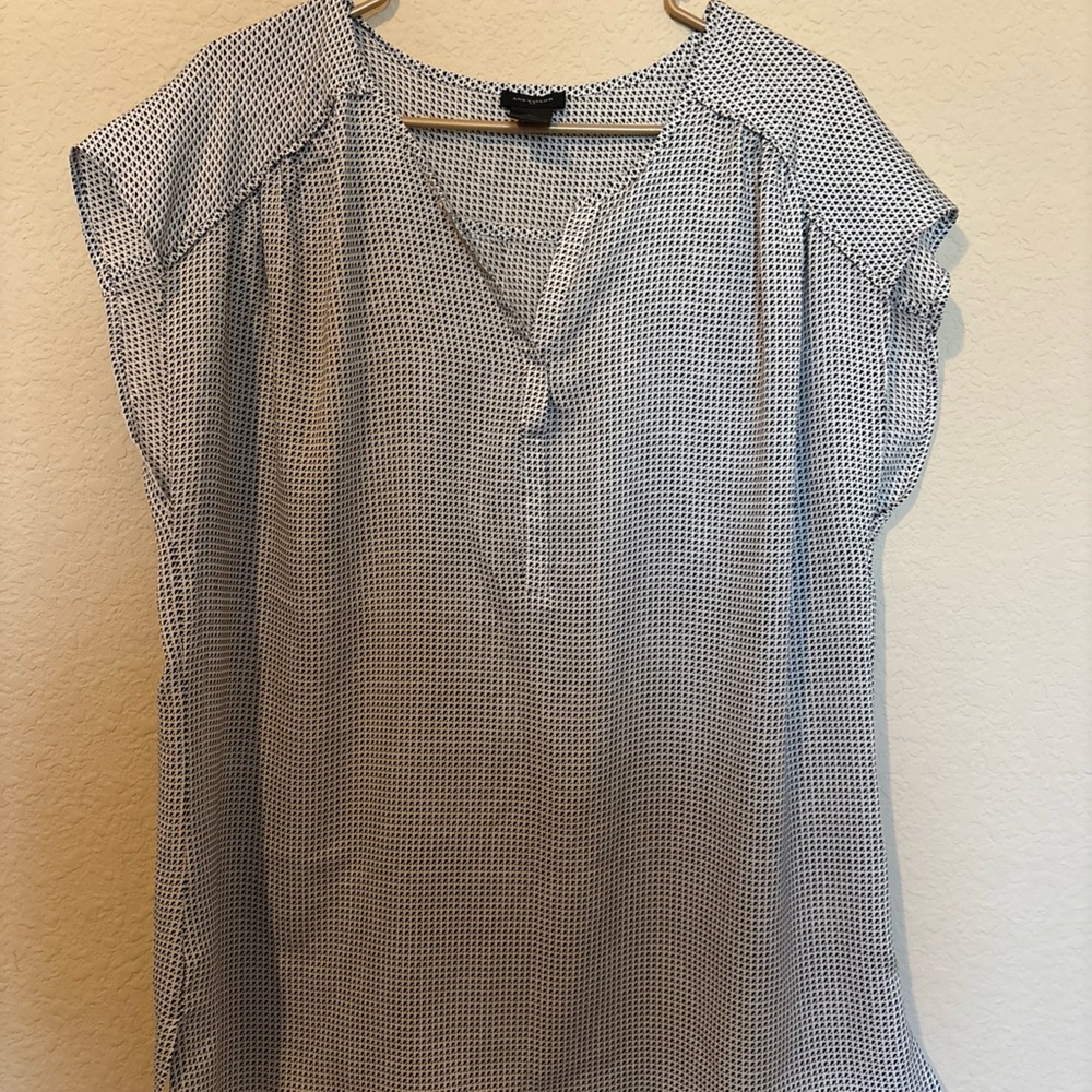 Ann Taylor Women’s Xl Blue And White Top